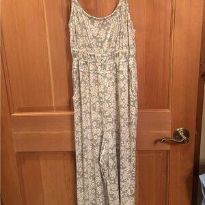 Hollister Floral Jumpsuit in light Green and white